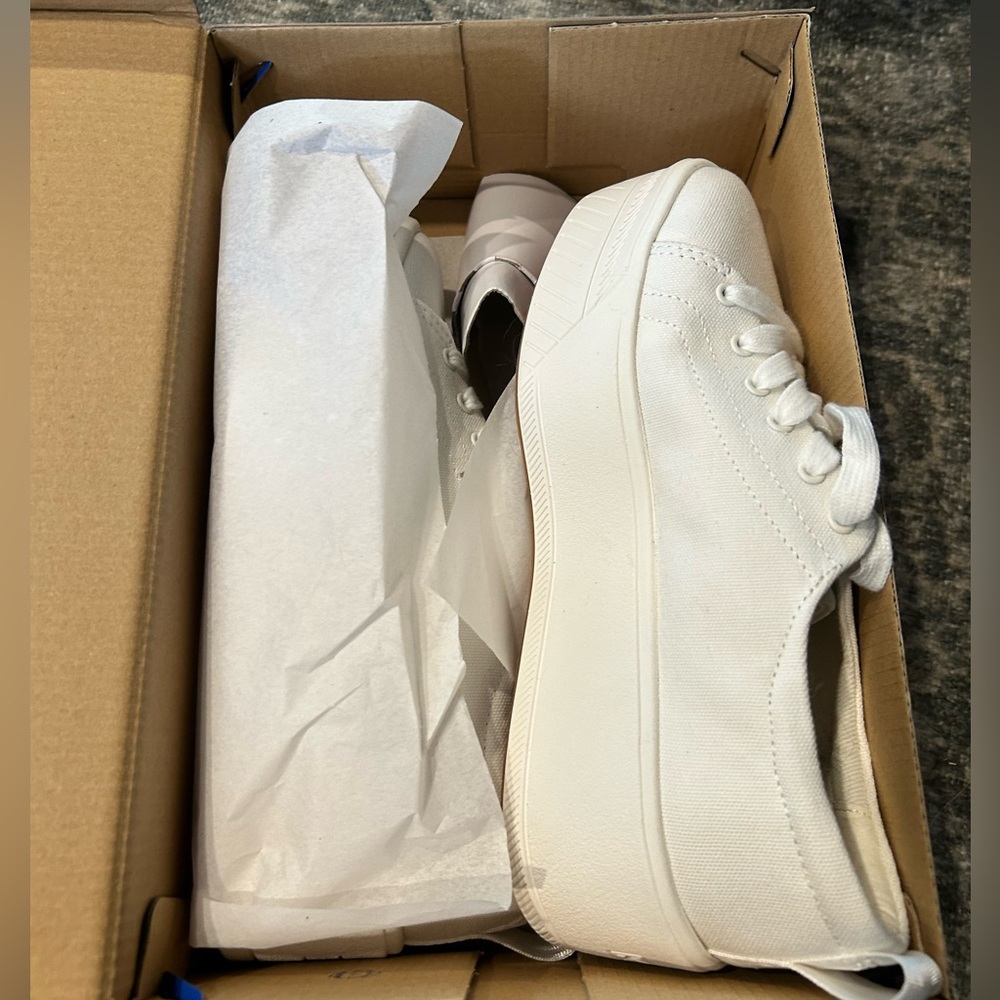 Keds Women's Skyler Lace Up Sneaker - Picture 2 of 9
